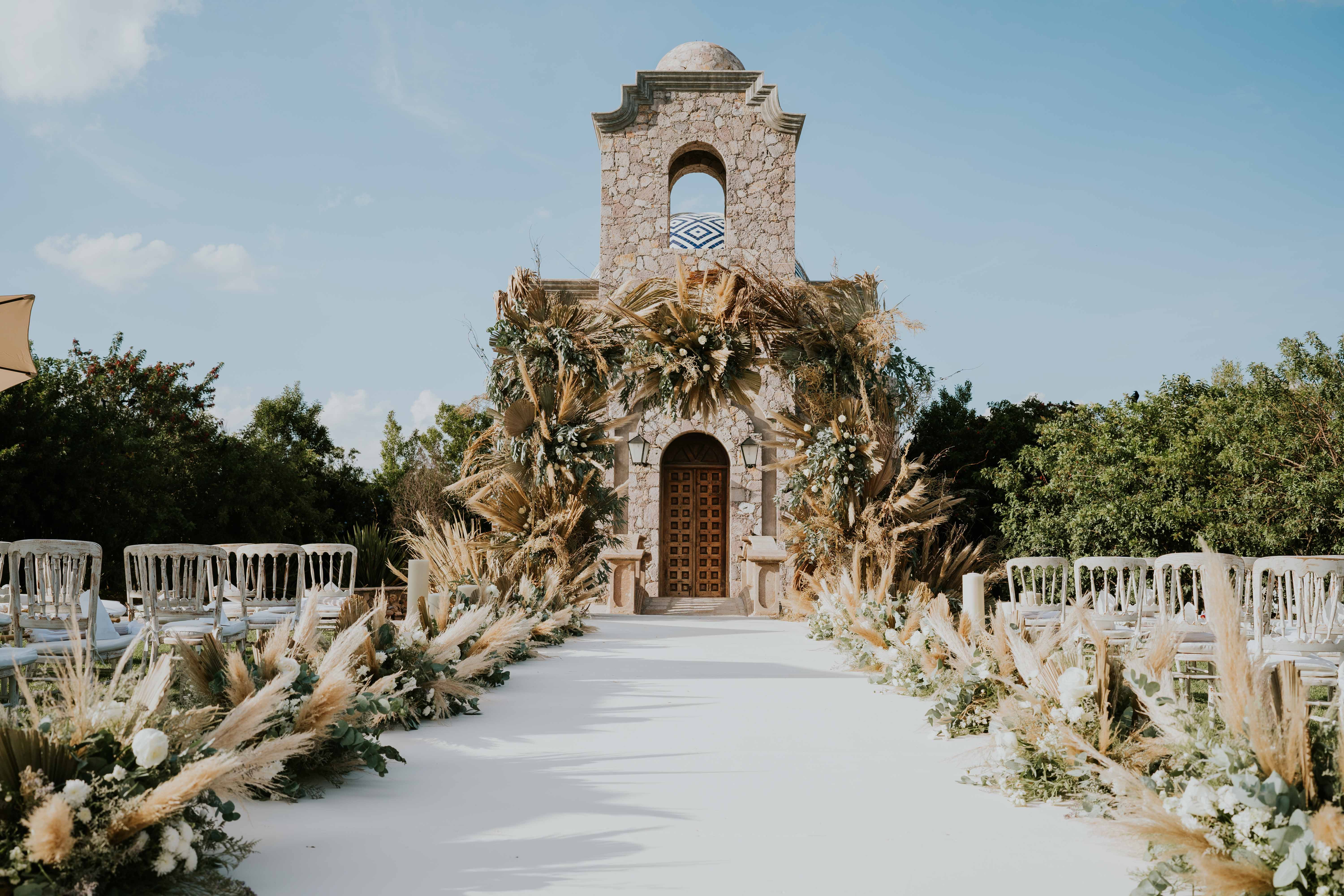 The Top 7 Locations For a Legal & Stress-Free Destination Wedding